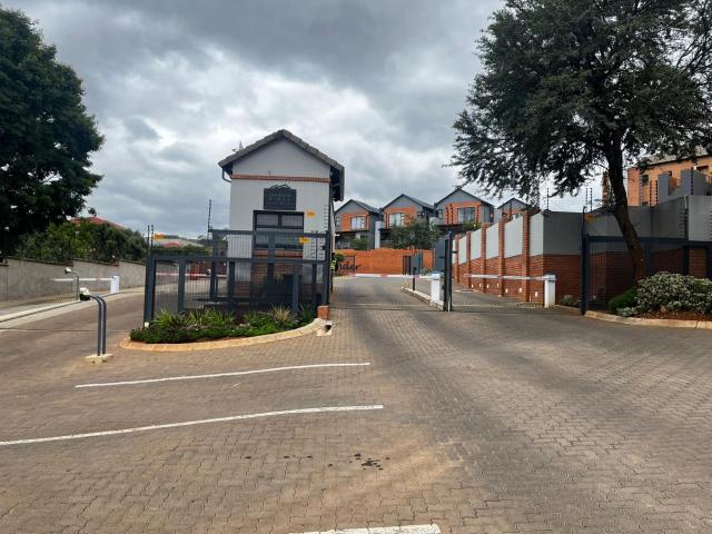 3 Bedroom Duplex in Olympus AH