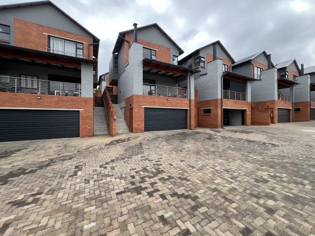 3 Bedroom Duplex in Olympus AH