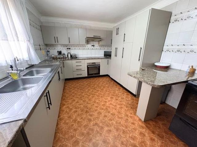 3 Bedroom Duplex in Allandale