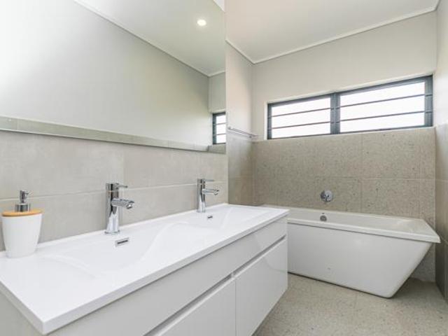 3 Bedroom Duplex in Amberfield