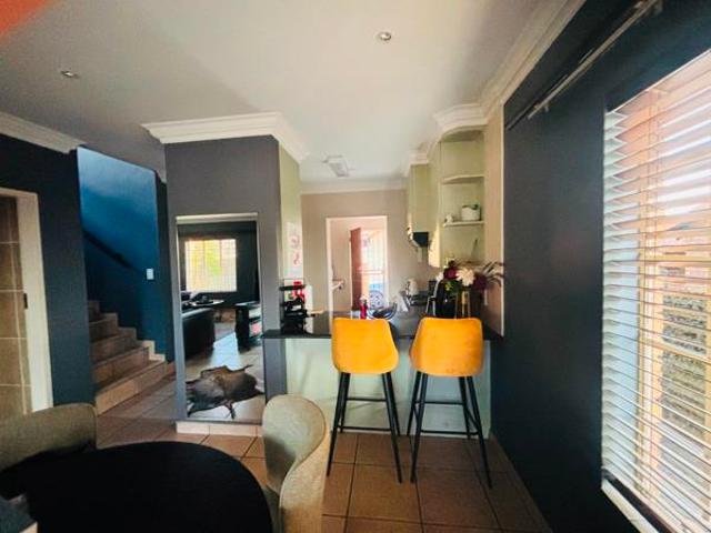 3 Bedroom Duplex in Amberfield Manor
