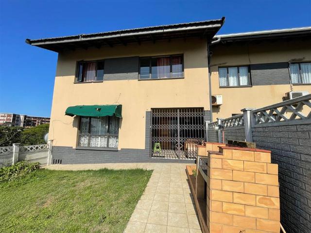 3 Bedroom Duplex in Bluff
