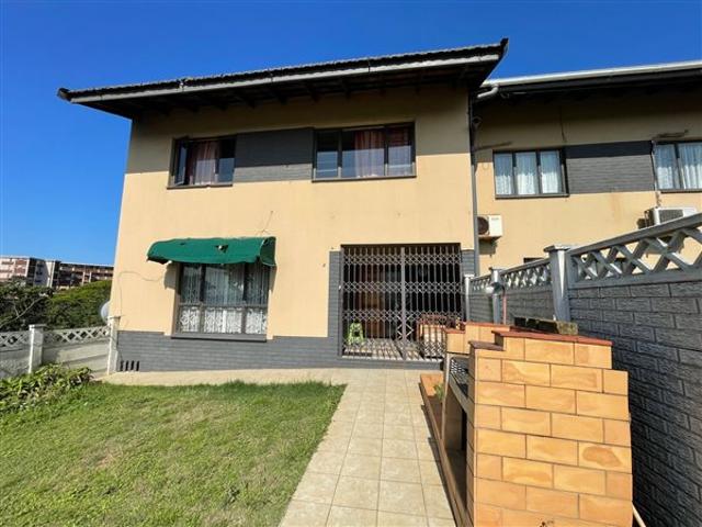 3 Bedroom Duplex in Bluff