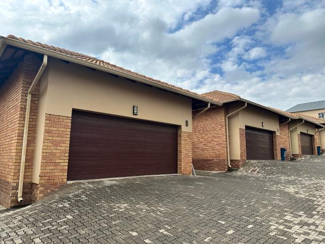 3 Bedroom Duplex in Boardwalk