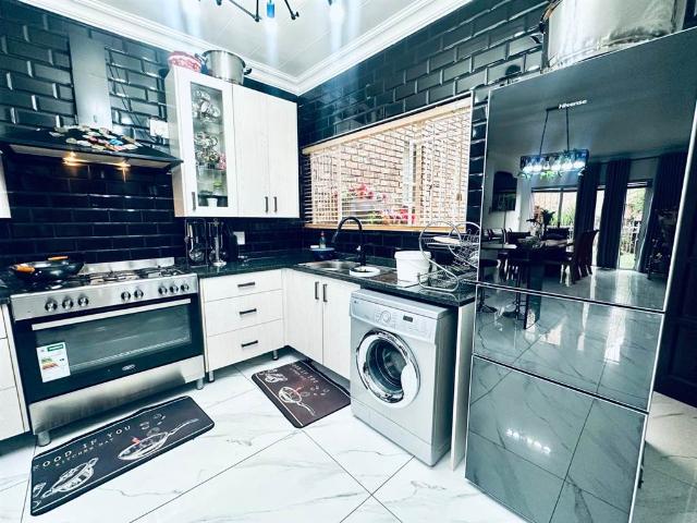 3 Bedroom Duplex in Brackendowns