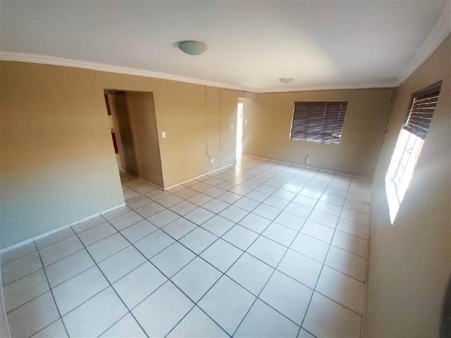 3 Bedroom Duplex in Claremont