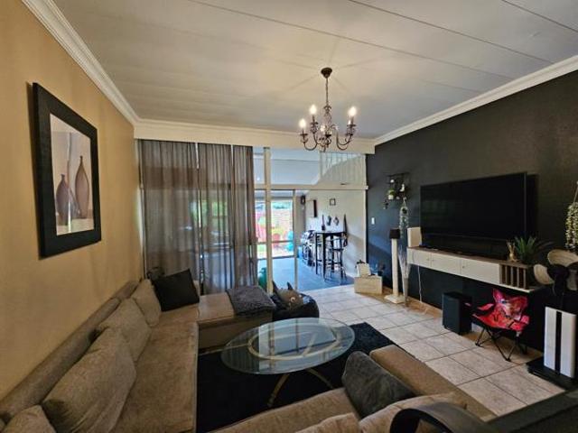 3 Bedroom Duplex in Clubview