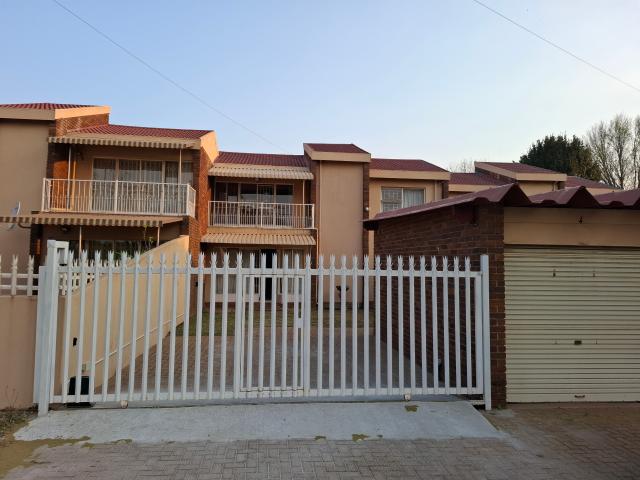3 Bedroom Duplex in Delmas