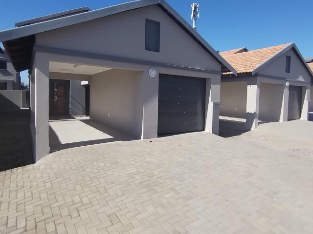 3 Bedroom Duplex in Doornpoort