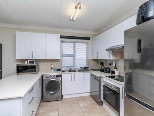 3 Bedroom Duplex in Eagle Canyon Golf Estate
