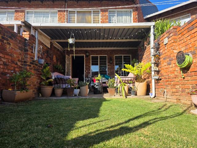 3 Bedroom Duplex in Freeway Park