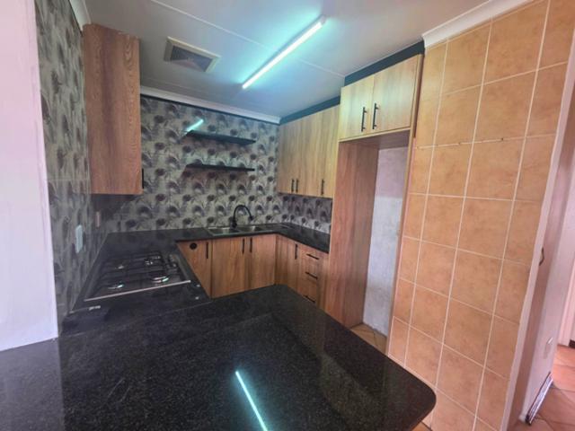 3 Bedroom Duplex in Glen Marais