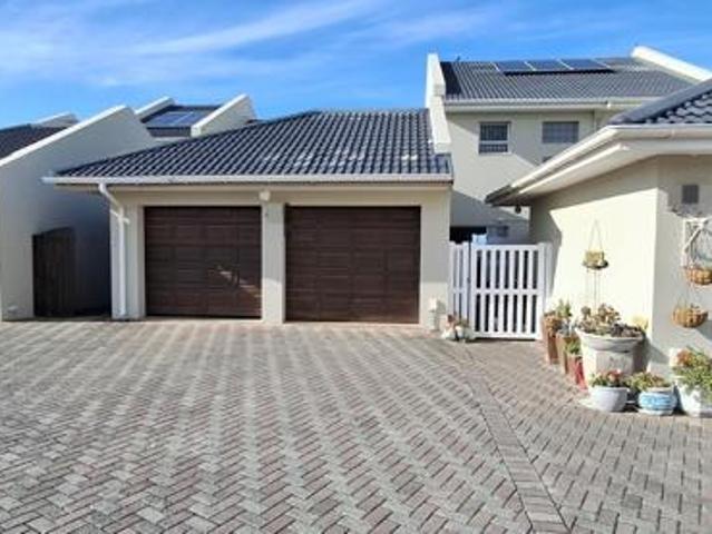 3 Bedroom Duplex in Gonubie