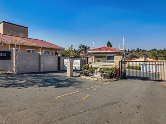 3 Bedroom Duplex in Halfway Gardens