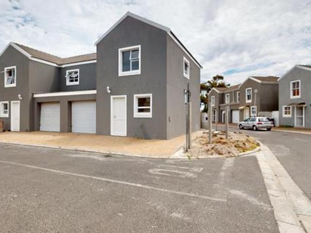 3 Bedroom Duplex in Hazendal