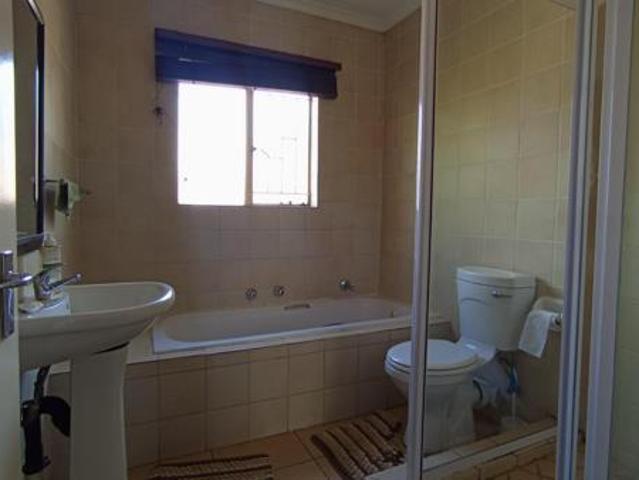 3 Bedroom Duplex in Heuwelsig Estate