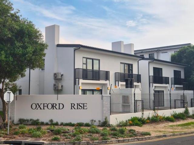 3 Bedroom Duplex in Hout Bay Central