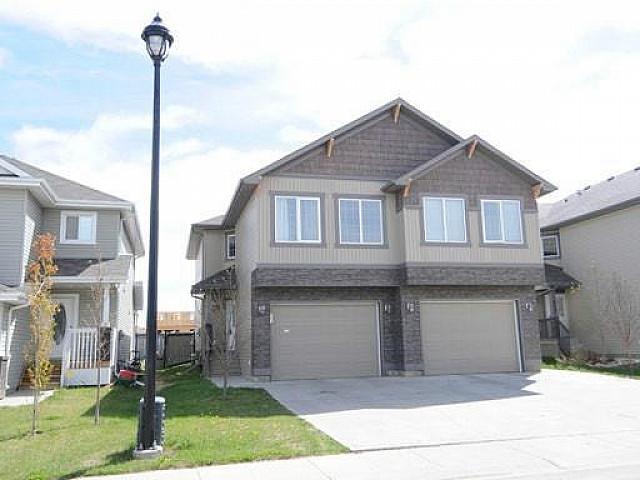 3 bedroom Duplex In Langdale, Windermere – Fenced Yard, Attached