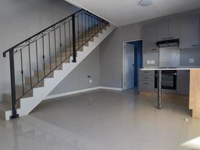 3 Bedroom Duplex in Lansdowne
