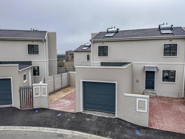 3 Bedroom Duplex in Rivergate