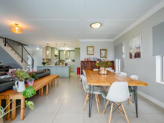 3 Bedroom Duplex in Stellenbosch Outlying