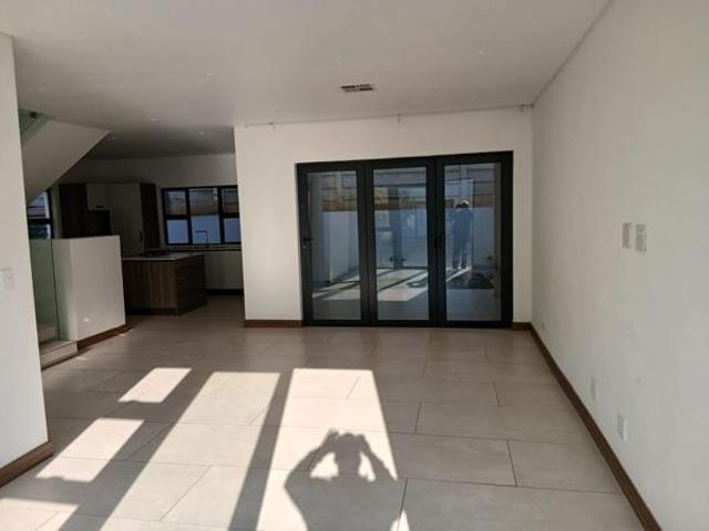 3 Bedroom Duplex in Strathavon