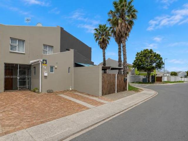 3 Bedroom Duplex in Summer Greens