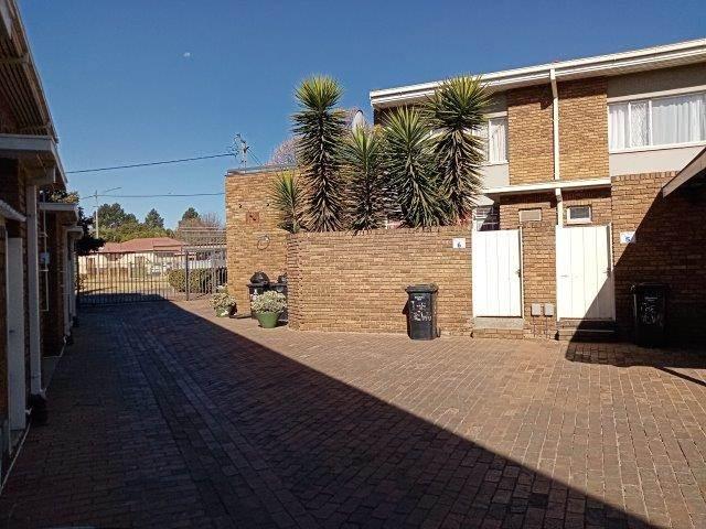 3 Bedroom Duplex in Selection Park