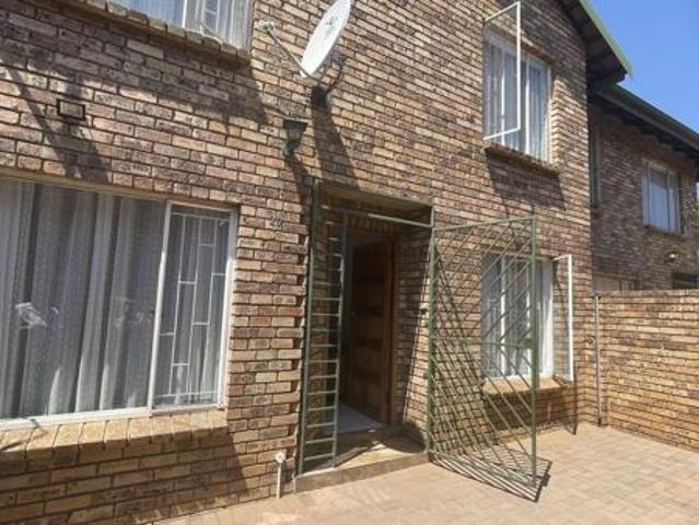 3 Bedroom Duplex in Vanderbijlpark SE3