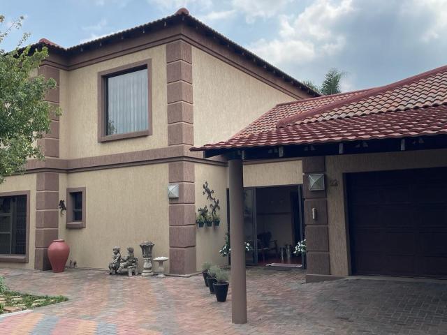 3 Bedroom Duplex in Vanderbijlpark South West