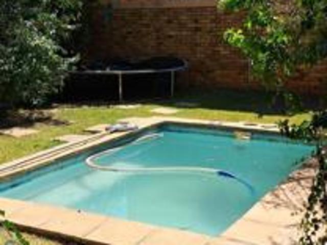 3 Bedroom Duplex in Weltevreden Park
