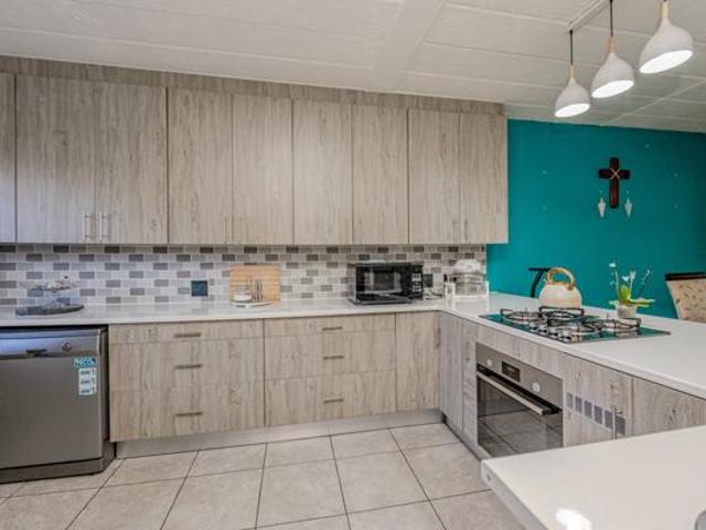 3 Bedroom Duplex in Wilro Park