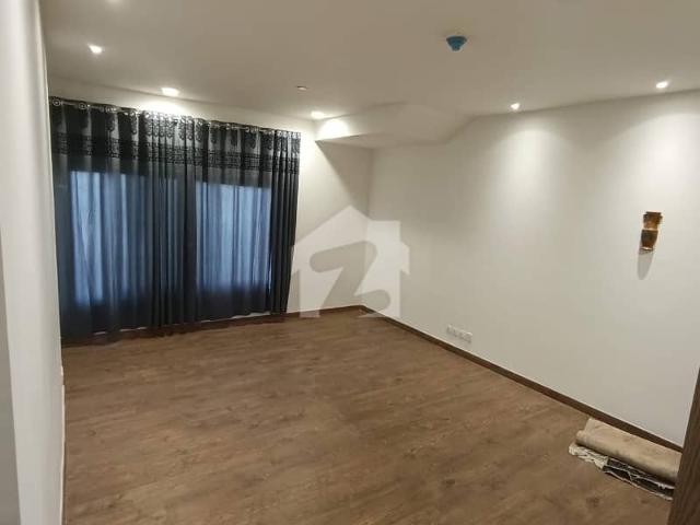 3 Bedroom Duplex Penthouse/Apartment in Penta Square Unfurnished