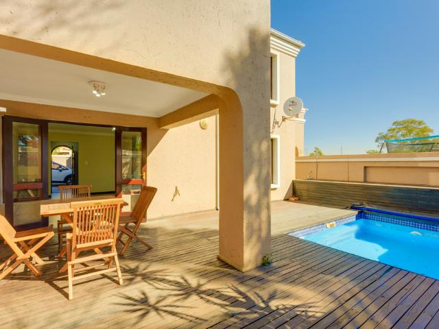 3 Bedroom Duplex Rented in Pineslopes