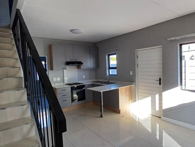 3 Bedroom Duplex To Let in Lansdowne