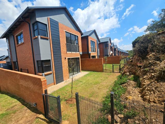 3 Bedroom Duplex To Let in Olympus AH