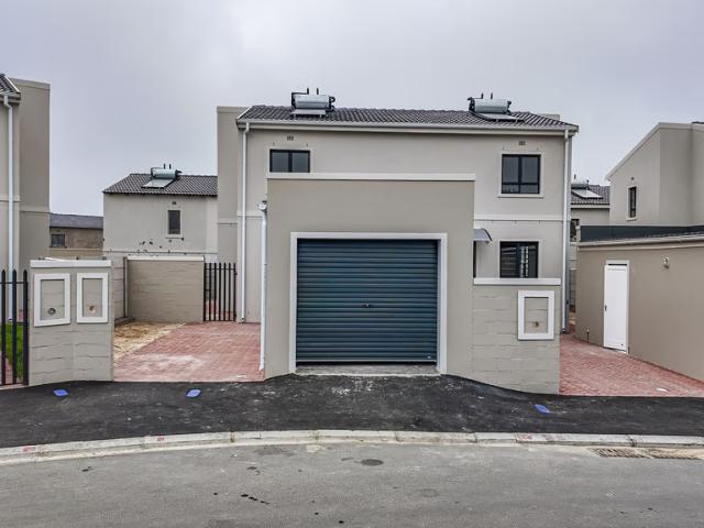 3 Bedroom Duplex To Let in Rivergate