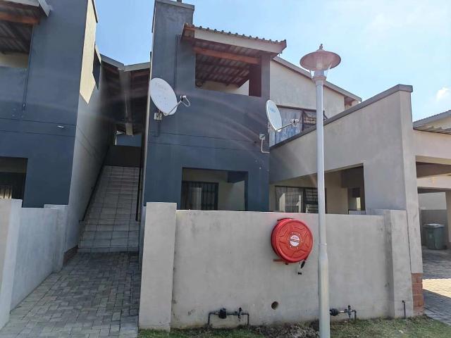 3 Bedroom Duplex to Rent in Waterkloof East