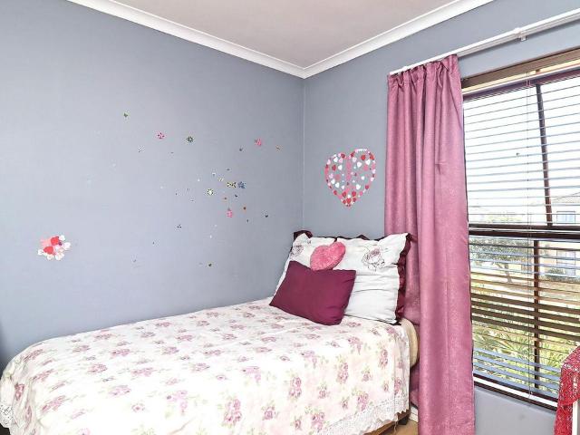 3 Bedroom duplex townhouse freehold for sale in Bothasig, Milnerton