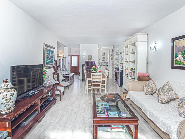 3 Bedroom duplex townhouse sectional for sale in Bryanston, Sandton