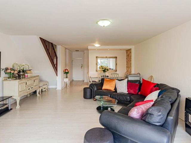 3 Bedroom duplex townhouse sectional for sale in Fourways Gardens, Sandton