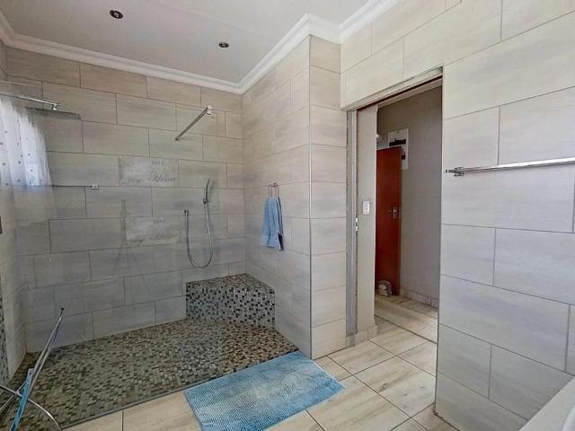 3 Bedroom duplex townhouse sectional for sale in Flamwood, Klerksdorp