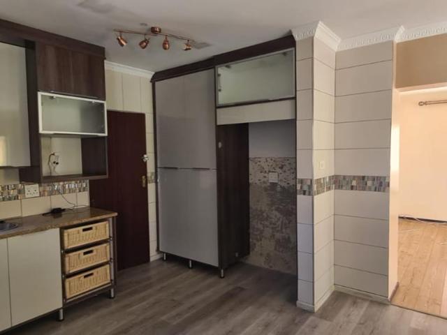 3 Bedroom duplex townhouse sectional for sale in Honeydew Manor, Roodepoort