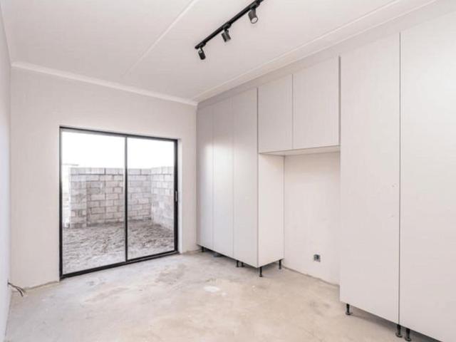 3 Bedroom duplex townhouse sectional for sale in Sandown, Blouberg