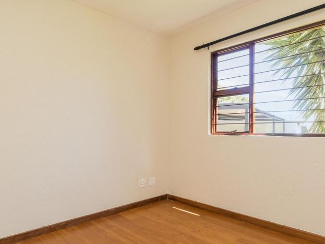 3 Bedroom duplex townhouse sectional for sale in Sharonlea, Randburg