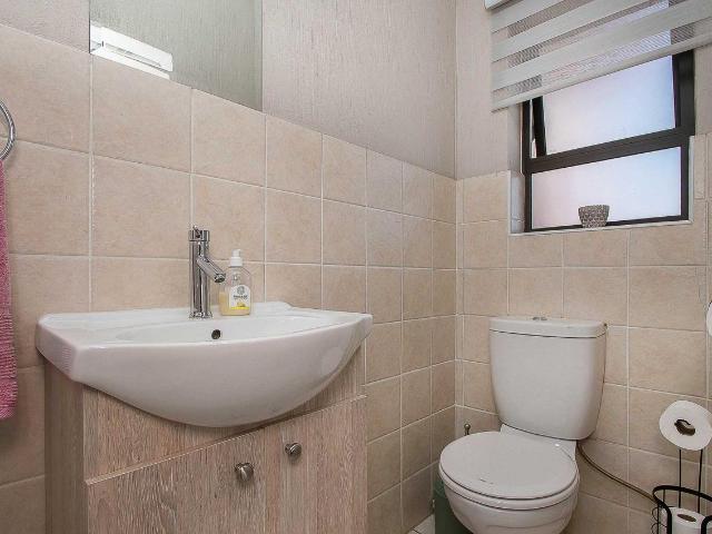 3 Bedroom duplex townhouse sectional for sale in Wilgeheuwel, Roodepoort