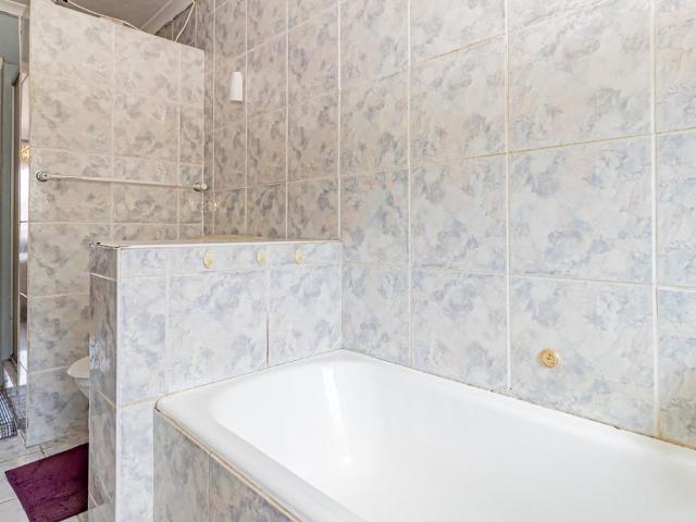 3 Bedroom duplex townhouse sectional for sale in Windsor West, Randburg