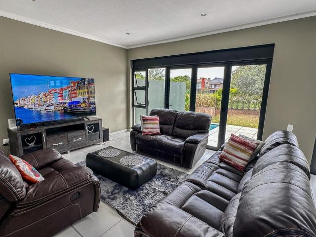 3 Bedroom duplex townhouse sectional for sale in The Islands Estates, Hartbeespoort
