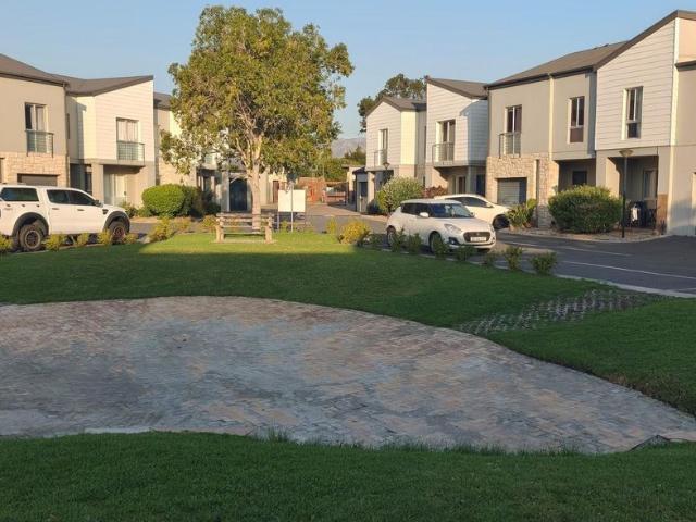 3 Bedroom duplex townhouse sectional to rent in Strand South