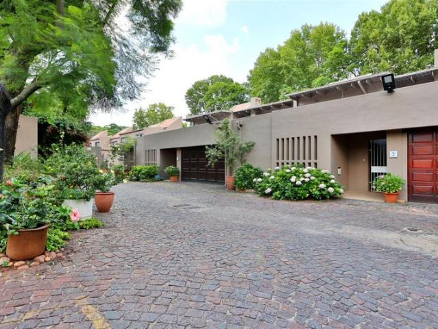 3 bedroom Duplex with wonderful fixtures and certain expensive furniture included